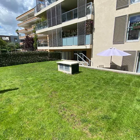 Fantastic Two-bedroom With Garden Near The Apartment