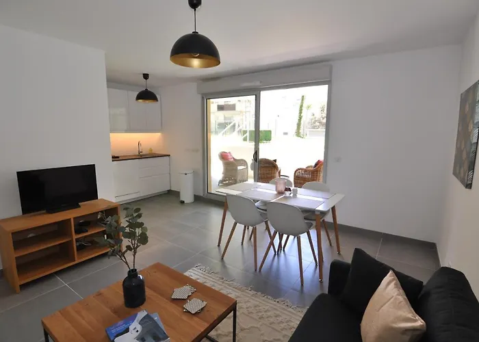 Appartement Fantastic Two-bedroom With Garden Near The *