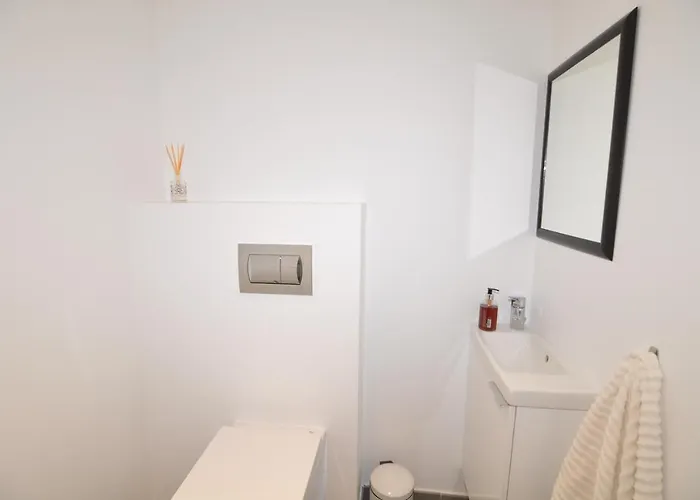 Fantastic Two-bedroom With Garden Near The * Antibes