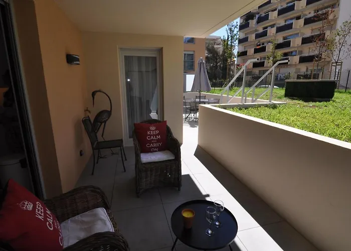 Fantastic Two-bedroom With Garden Near The Appartement