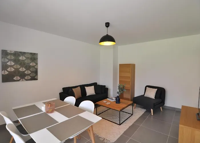 Appartement Fantastic Two-bedroom With Garden Near The *