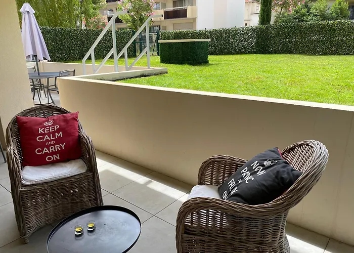 Fantastic Two-bedroom With Garden Near The Appartement